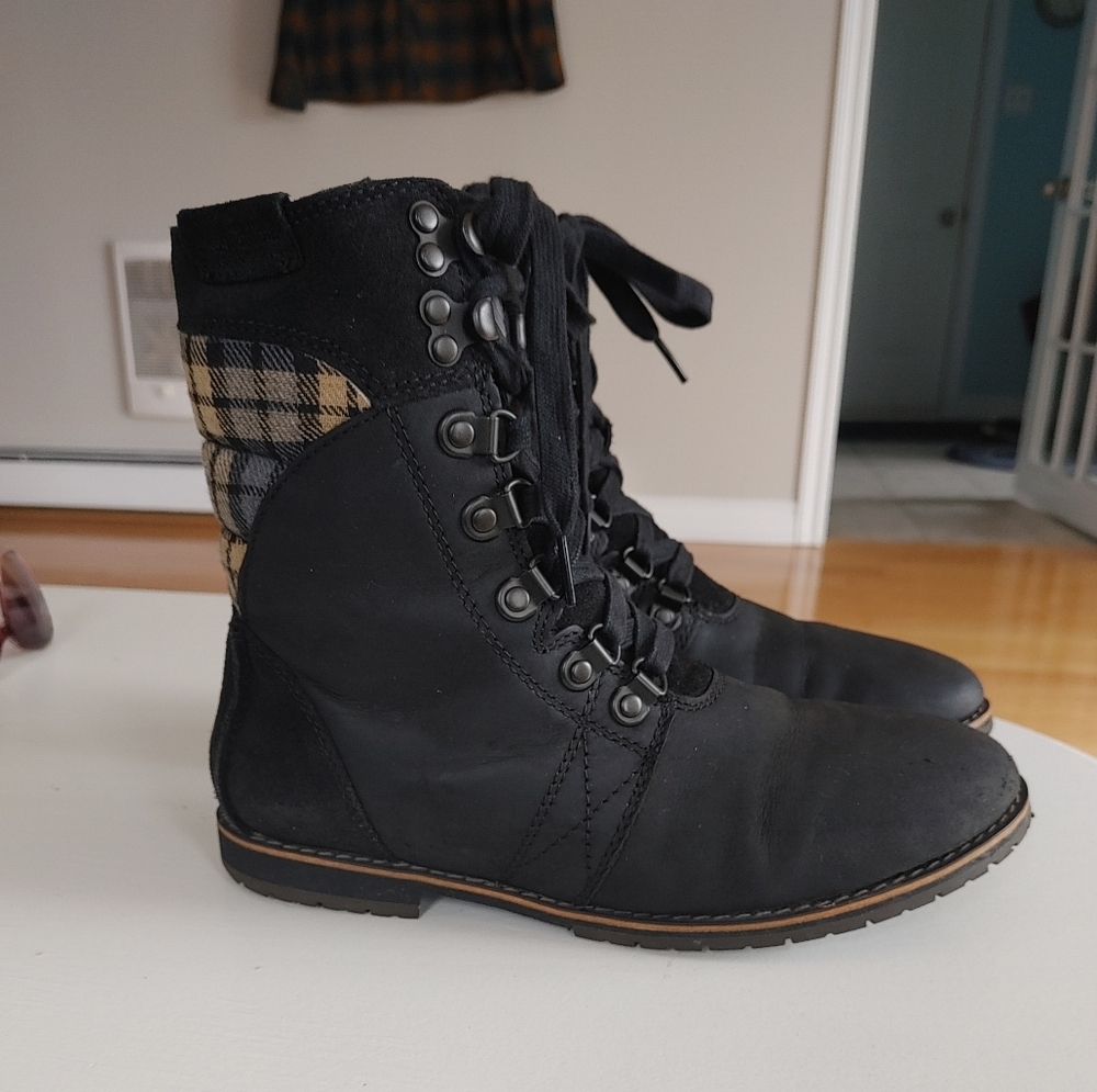 Columbia Black Ankle Boots with Plaid Accent